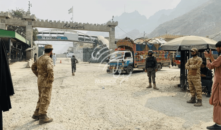 Pakistan deports nearly 1000 Afghan refugees last week