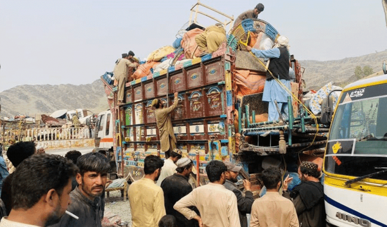 Amnesty International urges Pakistan to extend PoR cards
