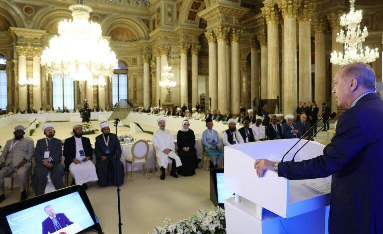 مجاهد: سرپرست وزارت حج و اوقاف با اردوغان دیدار کرد