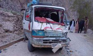 Child killed, 12 injured in Bamyan traffic accidents