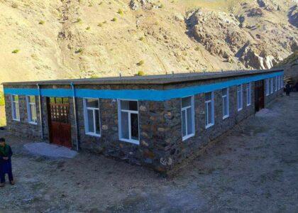 Intermediate school in Daikundi gets building