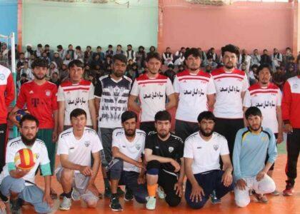 مسابقات والیبال «جام ادارات دولتی» در دایکندی با قهرمانی تیم ستاره‌گان صحت پایان یافت