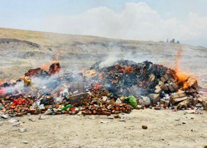 ننګرهار کې ۱۸ ټنه تاريخ‌تېر او بې‌کيفيته خوراکي توکي او درمل وسوځول شول