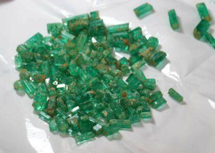 پنجشېر کې د څه باندې ۶ ميليون افغانيو په ارزښت زمرد وپلورل شول