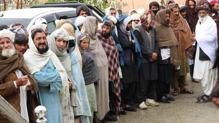 مهاجرین بازگشته از پاکستان در غزنی خواستار سرپناه هستند