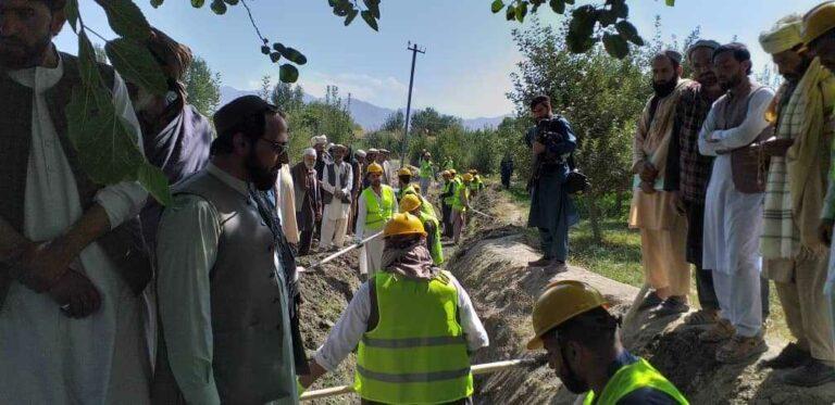 لوګر کې د ۱۴ کرنیزو کانالونو د پاکولو چارې پيل شوې