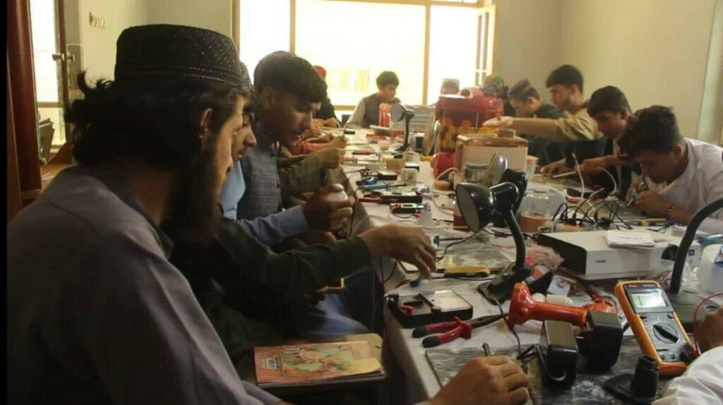180 complete vocational courses in Kunduz