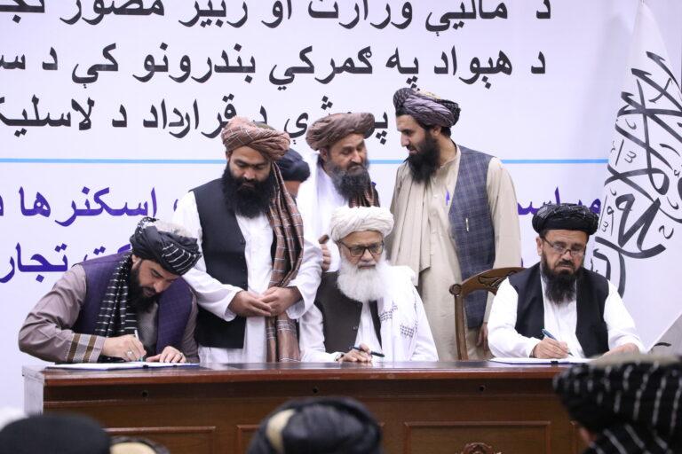 قرارداد نصب اسکنرهای الکترونیکی در ۱۲ بندر کشور امضاء شد
