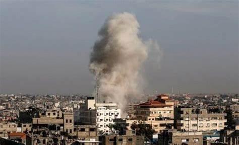 حملات هوایی روز گذشتۀ اسرائیل بر غزه دست‌کم جان ۱۵ تن را گرفته‌است