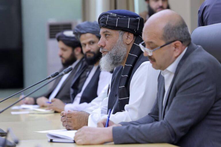 عزیزي: ازبکستان دې د افغانستان په شمال کې د نفت او ګازو په کانونو کې پانګونه وکړي