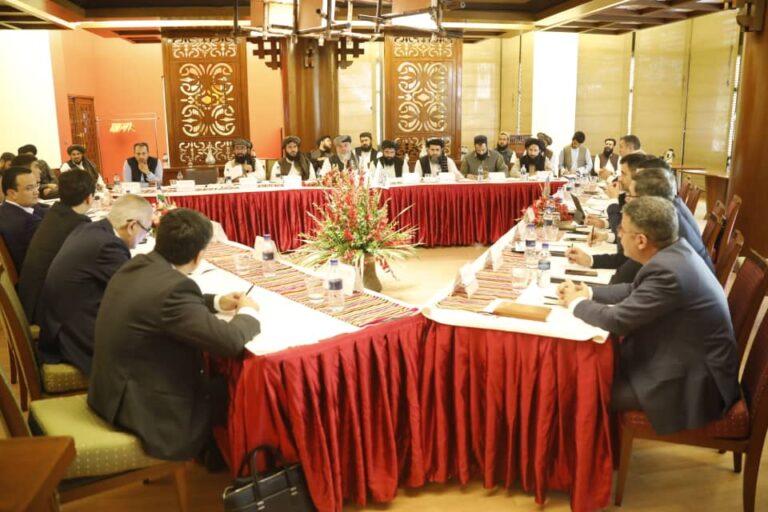 Trilateral meeting discusses trade, regional cooperation