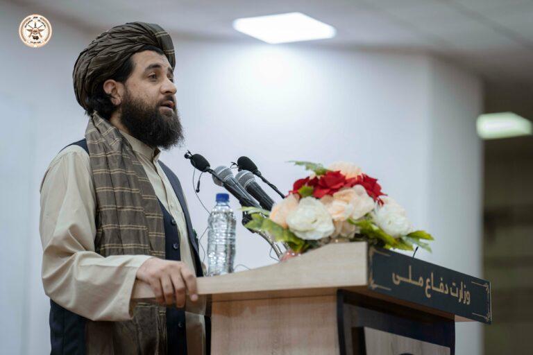 مجاهد: ګاونډي هېوادونه دې پر پولو او ډېورنډ فرضي کرښه ستونزې نه جوړوي