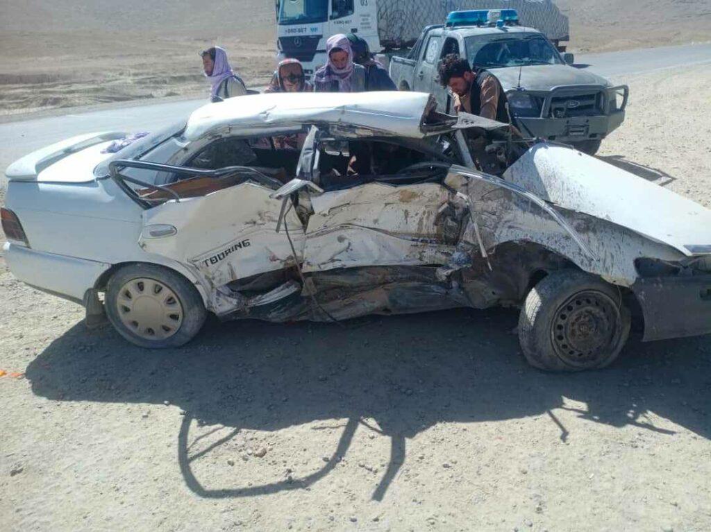 2 people killed 3 injured in Ghazni traffic accident