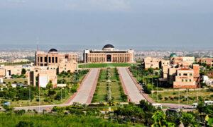 7 injured in clash at Quaid-i-Azam University in Islamabad