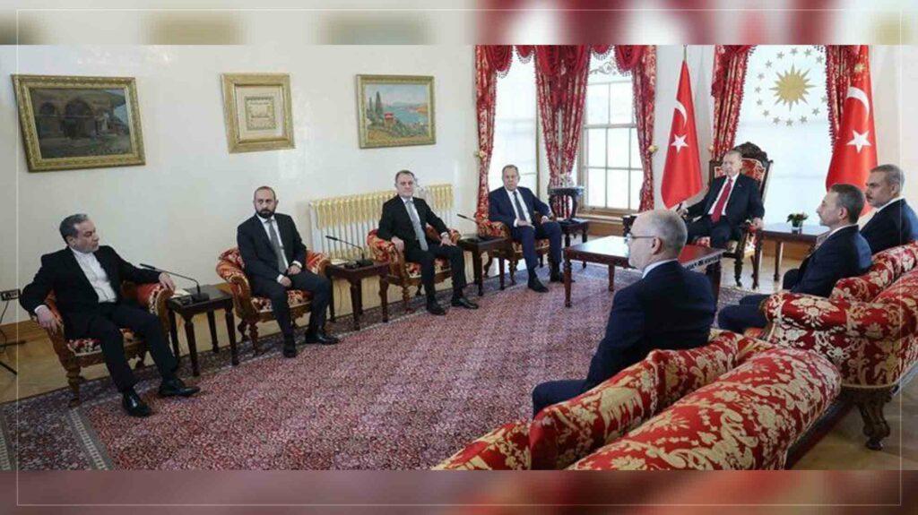 اردوغان و وزیر خارجۀ ایران در مورد روابط دوجانبه گفتگو کردند