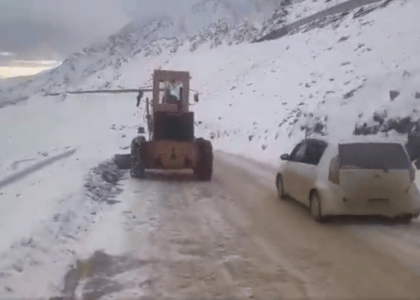 Salang highway reopens for passenger vehicles after snowstorm