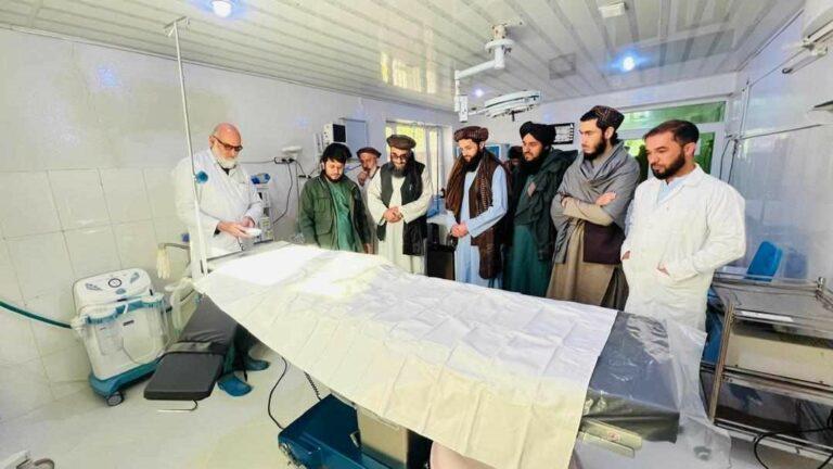دبلیواچ‌او به شفاخانۀ ولسوالی رُخه پنجشیر تجهیزات طبی کمک کرد