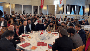 عزیزی از تاجران افغان مقیم ترکیه برای بازگشت به کشور دعوت کرده‌است