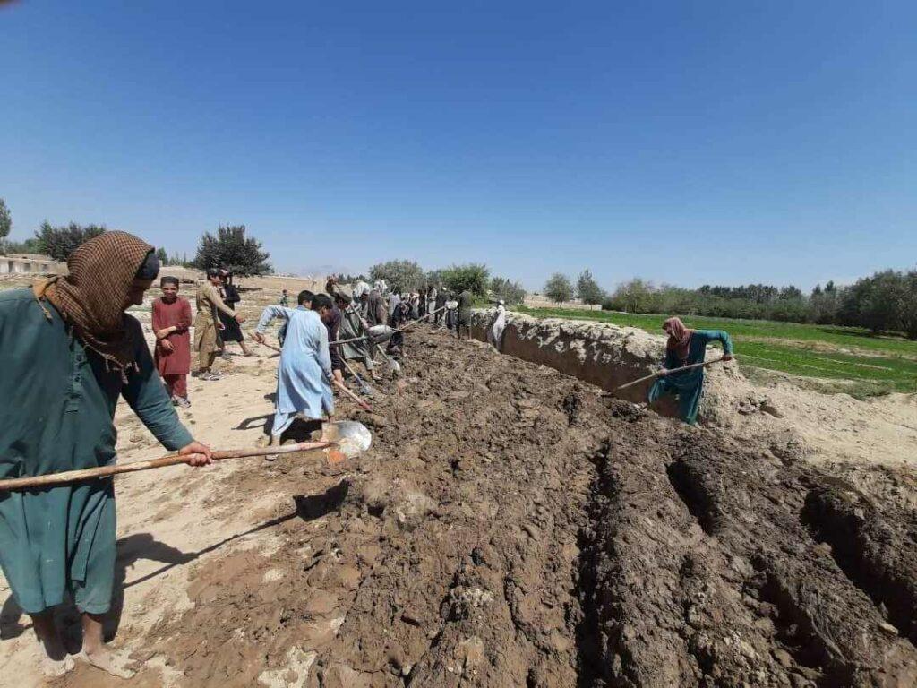 لوګر کې د یوه ښوونځي او دیني مدرسې ځمکه له غصبه راوګرځول شوه