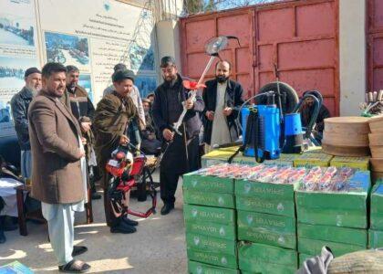 با بیش از ۷۰۰ خانواده در سمنگان و پنجشیر مساعدت شد