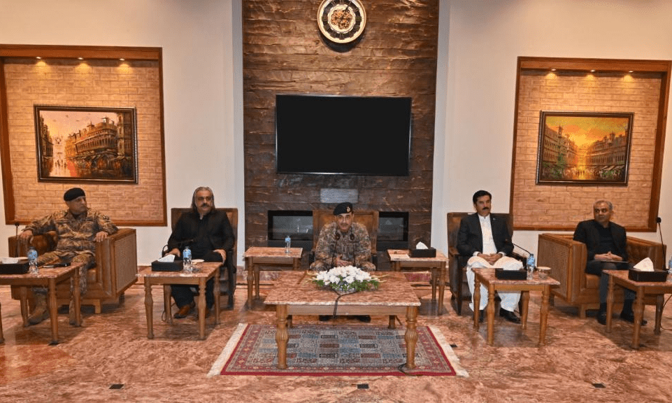 KP politicians suggest talks with Kabul