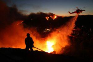 Los Angeles wildfire forces 30,000 to leave homes