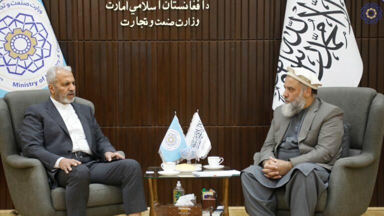 افغاني او ایراني چارواکو د دواړو هېوادونو ترمنځ د سوداګریزو اړیکو پر پراختیا خبرې وکړې
