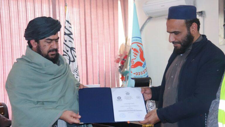 اوو ولایتونو کې له یتیمانو، کونډو او معلولینو سره د مرستې په موخه دوه هوکړه‌لیکونه لاسلیک شول