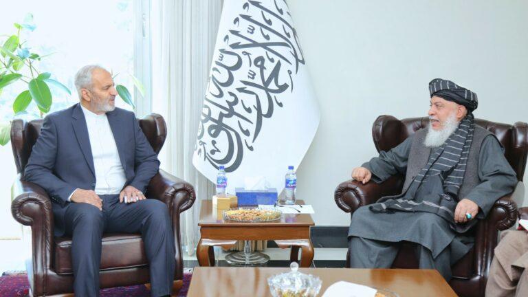 معین وزارت امور خارجۀ افغانستان بر حل مشکلات مهاجرین افغان در ایران تاکید کرد