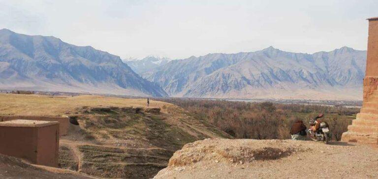اروزګان کې د غره ښویېدنې پېښه کې د یوې کورنۍ شپږ کسان مړه شوي