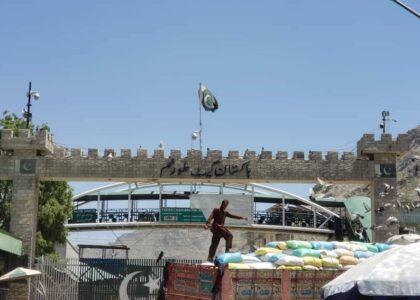 Torkham closure disrupts trade, movement of people