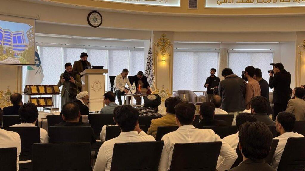 یک شفاخانۀ خصوصی در هرات زمینه تداوی رایگان را برای ده‌ها خبرنگار فراهم می‌کند