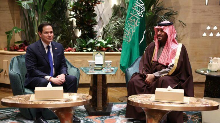 محمد بن سلمان و مارکو روبیو در مورد تلاش‌ها برای تضمین امنیت و ثبات در منطقه گفتگو کرده‌اند