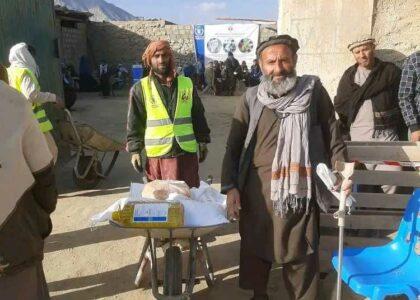 Some vulnerable people in Kapesa, Baghlan get assistance