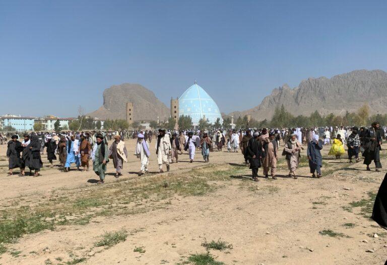 Akhunzada calls for unity, end to differences