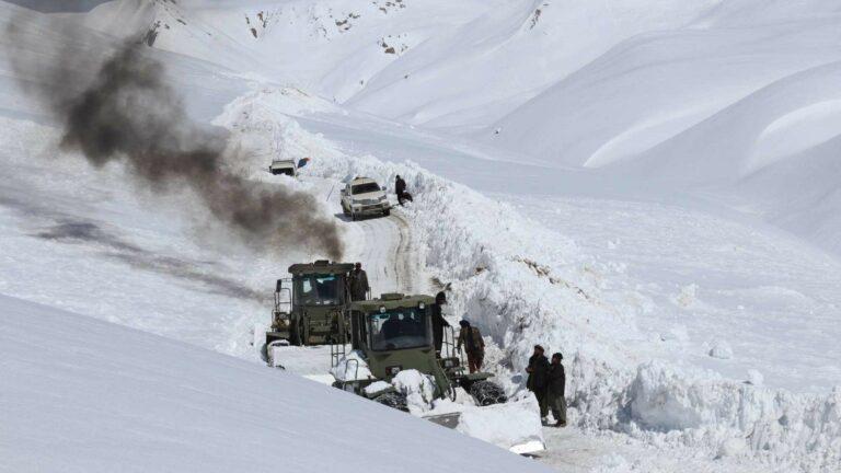 Closed by snowfall, Anjuman Pass reopens for traffic