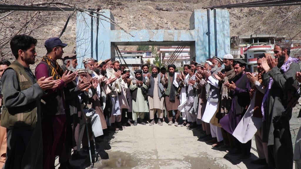 کونړ کې د خلکو په شخصي لګښت د یوه نړېدلي پله د بیارغولو چارې پیل شوې