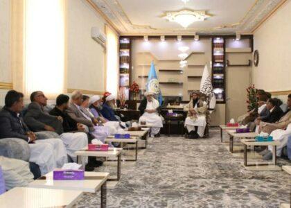 والی نیمروز با تعدادی از محاسن‌سفيدان و متنفذین ‌قومی ولایت زاهدان ایران دیدار کرد