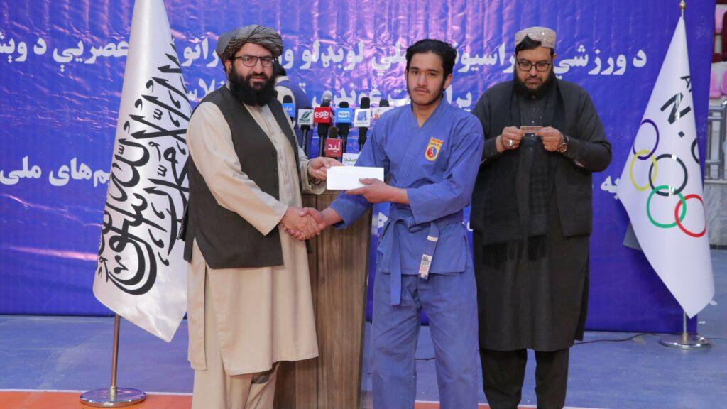 د ملي لوبډلو پر لوبغاړو د عصریې وېشلو لړۍ پیل شوه