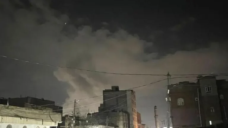 په یمن کې د امریکا هوایي بریدونو له امله لږ تر لږه ۱۵۰ کسانو ته مرګ‌ژوبله اوښتې