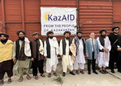 د قزاقستان د بشري مرستو یوه جوپه بلخ ته ورسېده