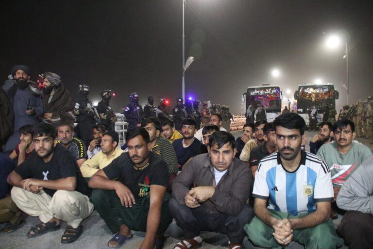 ایران ۱۹۹ زندانی افغان را به امارت اسلامی سپرد