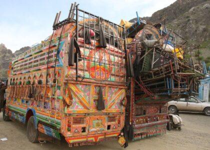 په تېرو درېیو ورځو کې د تورخم له لارې شاوخوا زر کورنۍ هېواد ته راستنې شوې