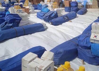 روند توزیع کمک‌ها برای آسیب‌دیده‌گان سیلاب‌های اخیر در بدخشان آغاز شد