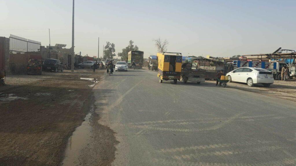 فراه ښار کې د نږدې ۳۰ میلیون افغانیو په لګښت د یوه سړک پراخولو چارې پیل شوې