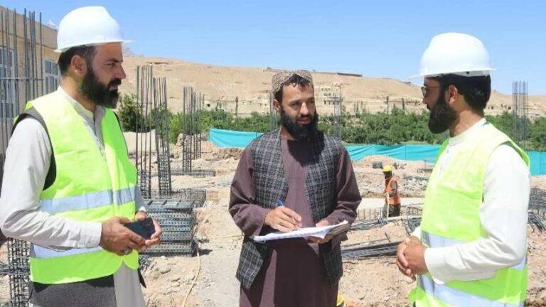 کار ساخت یک شفاخانۀ ده‌ بستر تداوی کودکان مصاب به سوءتغذیه در پرچمن فراه آغاز شد