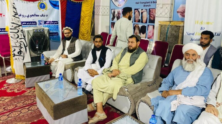 ننګرهار کې يوه خصوصي روغتون ۲۲۰۰ ناروغانو ته د وړیا عملیاتو لړۍ پيل کړه