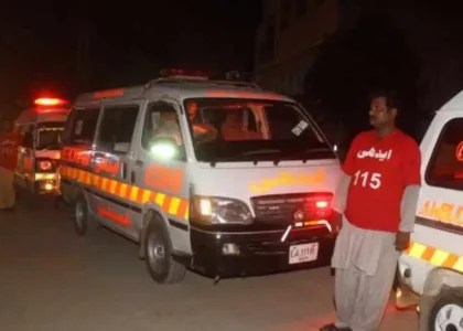 واژگون‌شدن بس در پاکستان جان چهار تن را گرفت و ۲۸ زخمی برجا گذاشت