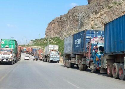 قطع داد و ستد تجاری افغانستان با پاکستان؛ سرحدی: پاکستان بازندۀ نهایی است