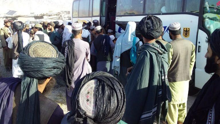 اروزګان کې د ترینکوټ ـ دهراوود ترمنځ د بس خدمات پیل شول